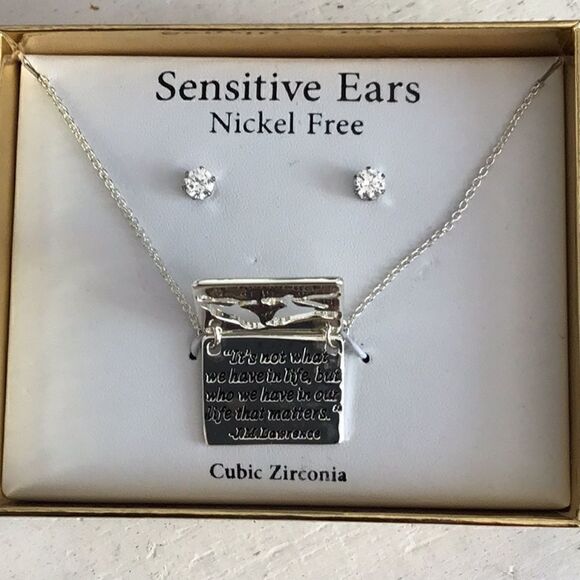 NIB Silver Bird Cut Out Quote Necklace & Cubic Zirconia Stud Earring Set - Picture 3 of 4